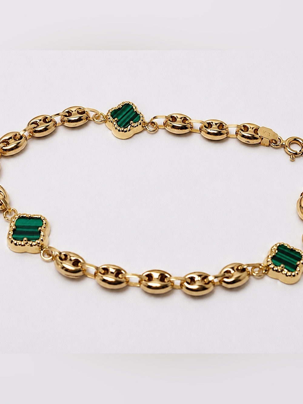 Gold 18k Chain Bracelet with Green Cloveri Accent